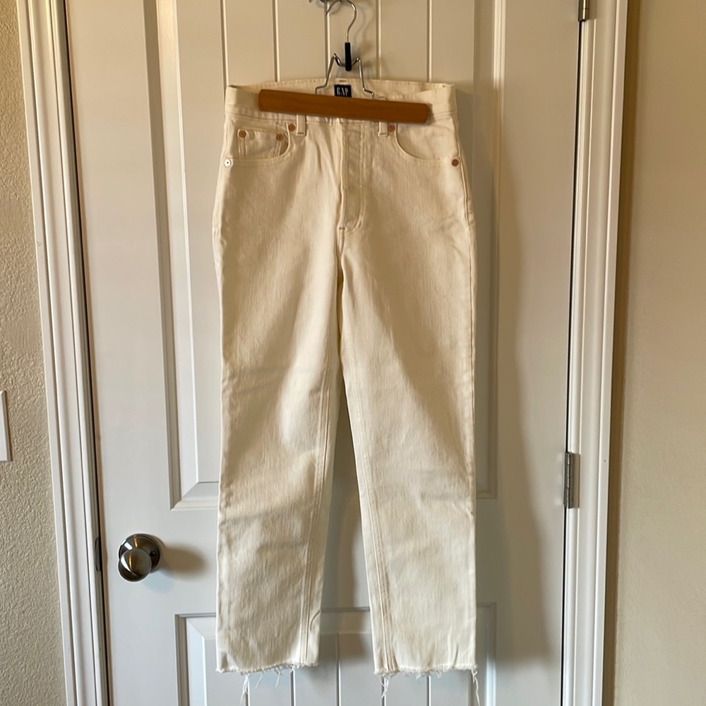 White cropped jeans
